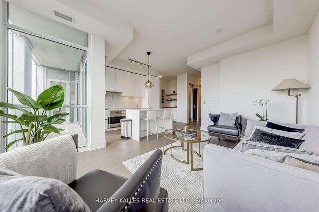 5506 - 1 Yorkville Ave, Condo with 2 bedrooms, 2 bathrooms and 1 parking in Toronto ON | Image 3