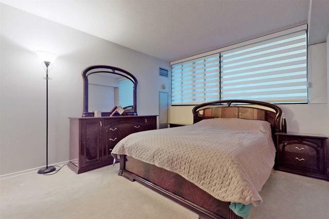 803 - 133 Torresdale Ave, Condo with 3 bedrooms, 2 bathrooms and 1 parking in Toronto ON | Image 2