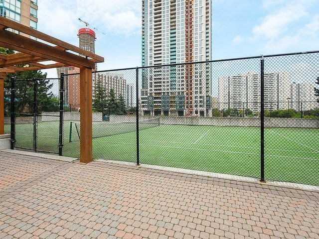 1412 - 265 Enfield Pl, Condo with 2 bedrooms, 2 bathrooms and 1 parking in Mississauga ON | Image 8