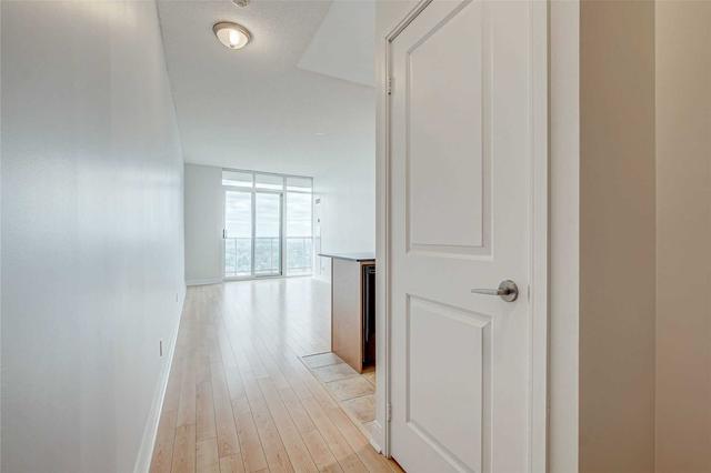 2111 - 90 Absolute Ave, Condo with 1 bedrooms, 1 bathrooms and 1 parking in Mississauga ON | Image 17
