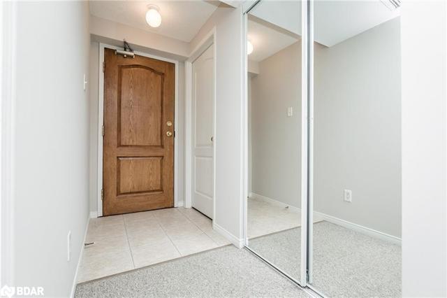 103 - 117 Edgehill Drive, House attached with 2 bedrooms, 1 bathrooms and 1 parking in Barrie ON | Image 2