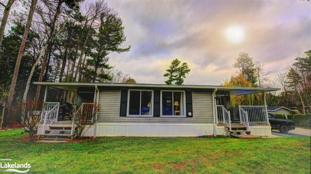 141 Madawaska Trail, House detached with 2 bedrooms, 1 bathrooms and 2 parking in Wasaga Beach ON | Image 1
