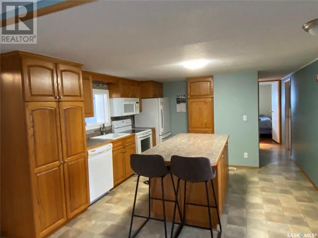 225 First Avenue N, Home with 2 bedrooms, 2 bathrooms and null parking in Pelly SK | Image 7