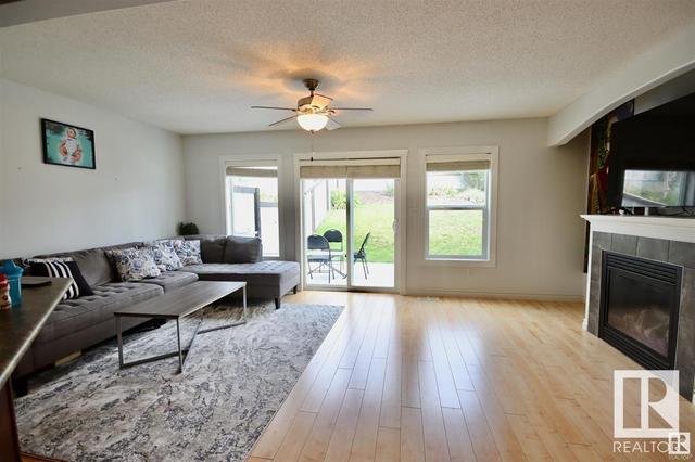 15136 33 St Nw, House semidetached with 3 bedrooms, 3 bathrooms and 2 parking in Edmonton AB | Image 6