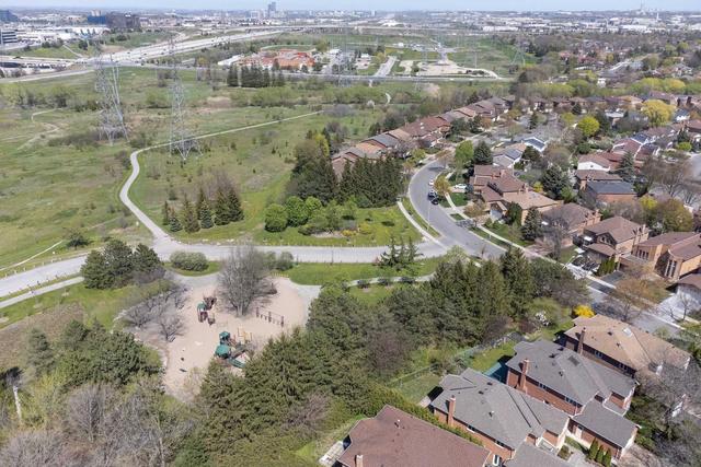 118 Huntington Park Dr, House detached with 4 bedrooms, 4 bathrooms and 4 parking in Markham ON | Image 33