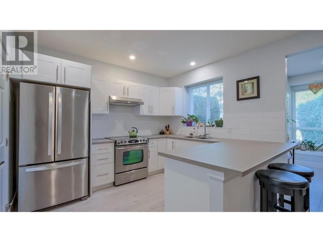 15 - 316 Whitman Road, House attached with 3 bedrooms, 2 bathrooms and 2 parking in Kelowna BC | Image 2