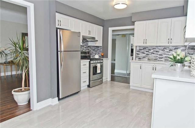 106 Wharton Sq, House detached with 4 bedrooms, 4 bathrooms and 2 parking in Toronto ON | Image 5