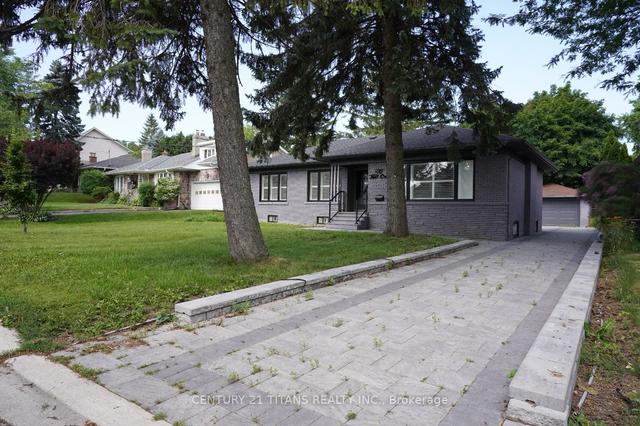 40 Hill Cres, House detached with 3 bedrooms, 4 bathrooms and 4 parking in Toronto ON | Image 4