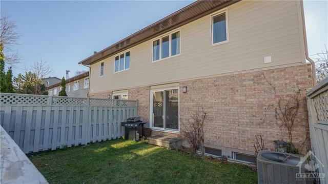 102 - 3205 Uplands Drive, Townhouse with 3 bedrooms, 3 bathrooms and 2 parking in Ottawa ON | Image 27