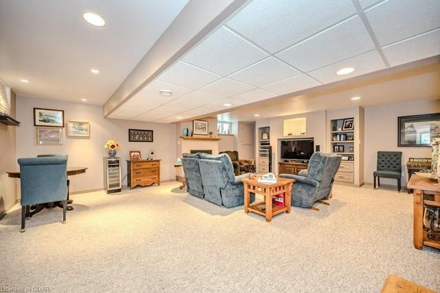 17 Sunrise Court, House detached with 4 bedrooms, 2 bathrooms and 6 parking in Guelph ON | Image 28