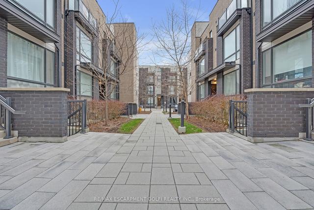 137 - 34 Fieldway Rd, Townhouse with 2 bedrooms, 1 bathrooms and 1 parking in Toronto ON | Image 1
