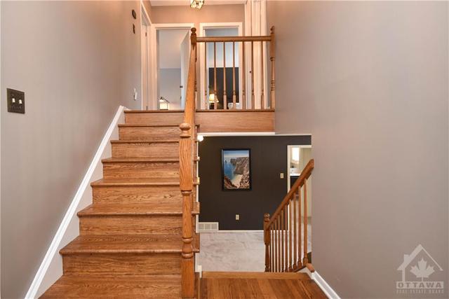 8 Trimble Crescent, House detached with 4 bedrooms, 2 bathrooms and 3 parking in Ottawa ON | Image 13