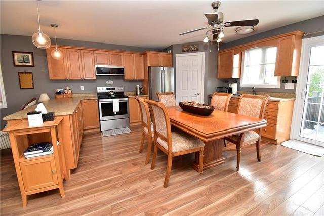 5573 Meadowbrook Drive, Home with 2 bedrooms, 2 bathrooms and 3 parking in South Dundas ON | Image 11