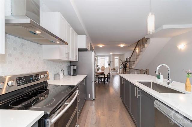 552 Halo Private, Townhouse with 3 bedrooms, 3 bathrooms and 2 parking in Ottawa ON | Image 13