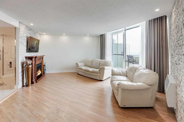 2701 - 330 Dixon Rd, Condo with 2 bedrooms, 1 bathrooms and 1 parking in Toronto ON | Image 8