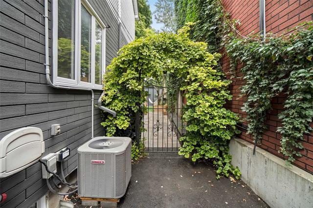 3 Inwood Ave, House detached with 1 bedrooms, 1 bathrooms and 0 parking in Toronto ON | Image 12