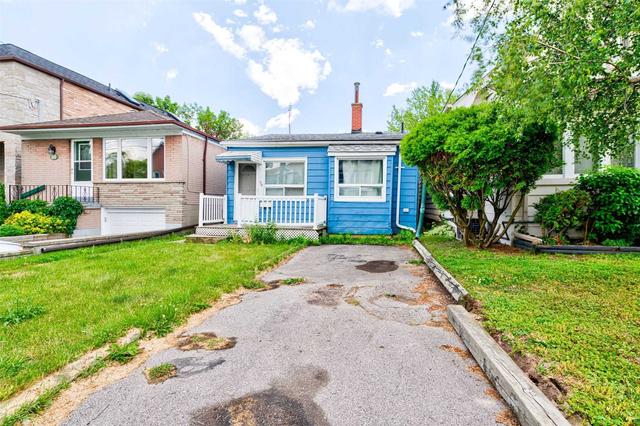 89 Highview Ave, House detached with 3 bedrooms, 2 bathrooms and 1 parking in Toronto ON | Image 12