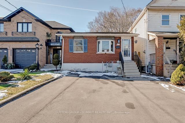 212 Macaulay St E, House detached with 2 bedrooms, 2 bathrooms and 2 parking in Hamilton ON | Image 12