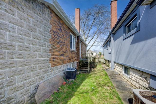 17 West 3rd Street, House detached with 6 bedrooms, 2 bathrooms and 2 parking in Hamilton ON | Image 24