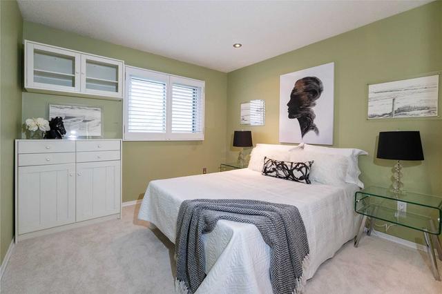 20 Ashglen Way E, Townhouse with 3 bedrooms, 3 bathrooms and 2 parking in Markham ON | Image 6