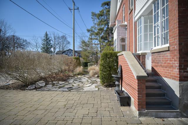 397 Trafalgar Rd, House detached with 4 bedrooms, 4 bathrooms and 5 parking in Oakville ON | Image 32