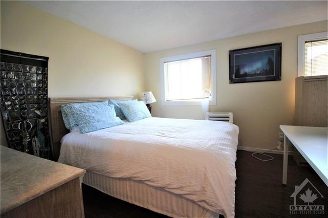 e - 36 Woodvale Green, Townhouse with 3 bedrooms, 2 bathrooms and 1 parking in Ottawa ON | Image 11