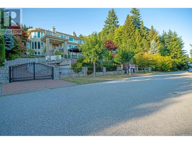 1629 Langton Place, House detached with 6 bedrooms, 7 bathrooms and 3 parking in West Vancouver BC | Image 5