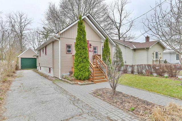 79 Pine St, House detached with 4 bedrooms, 1 bathrooms and 4 parking in Belleville ON | Image 12