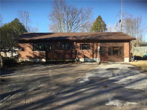 21 Sackitt Rd, House detached with 3 bedrooms, 2 bathrooms and 6 parking in Kawartha Lakes ON | Image 1