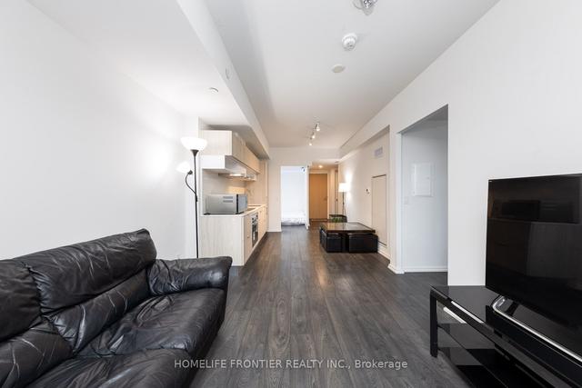 621 - 8 Hillsdale Ave E, Condo with 1 bedrooms, 2 bathrooms and 0 parking in Toronto ON | Image 2