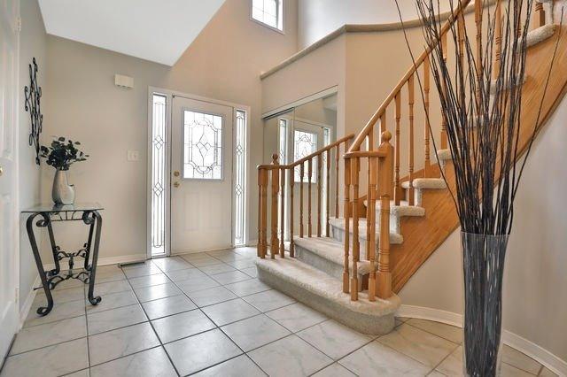 469 Pondview Pl, House detached with 3 bedrooms, 3 bathrooms and 2 parking in Oakville ON | Image 2