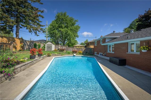 50 Agincourt Gardens, House detached with 3 bedrooms, 1 bathrooms and 5 parking in London ON | Image 13