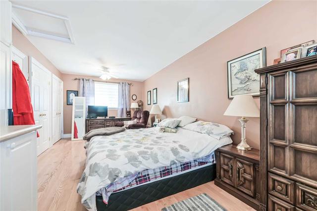 26 Honeybourne Cres, House detached with 3 bedrooms, 2 bathrooms and 4 parking in Markham ON | Image 16