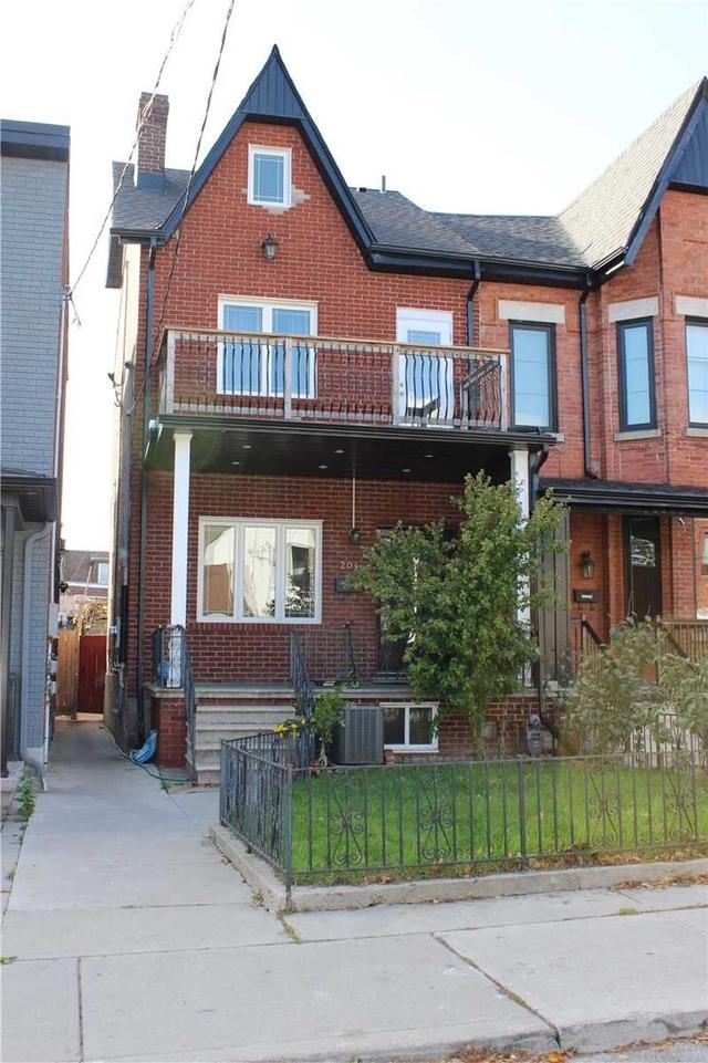204 Bellwoods Ave, House semidetached with 1 bedrooms, 1 bathrooms and 0 parking in Toronto ON | Image 1