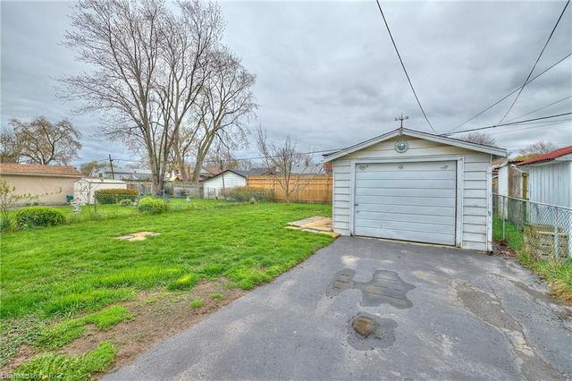 15 Hilda Street, House detached with 2 bedrooms, 1 bathrooms and 4 parking in St. Catharines ON | Image 18