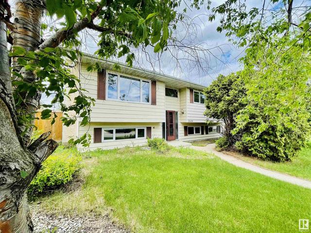 12408 52 St Nw, House detached with 6 bedrooms, 2 bathrooms and null parking in Edmonton AB | Image 2