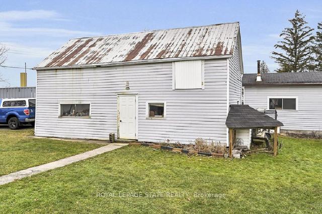403 Mud St E, House detached with 3 bedrooms, 1 bathrooms and 6 parking in Hamilton ON | Image 24