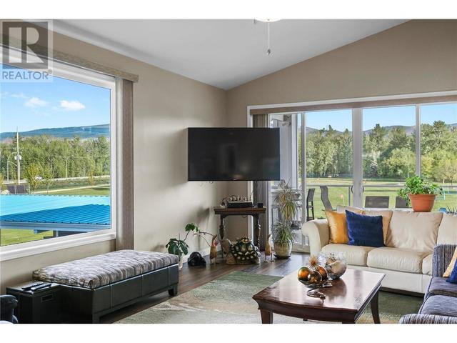 3810 Casorso Road, House detached with 3 bedrooms, 3 bathrooms and 40 parking in Kelowna BC | Image 10
