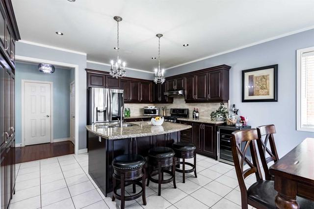 24 Corner Brook Cres, House detached with 4 bedrooms, 5 bathrooms and 6 parking in Vaughan ON | Image 38