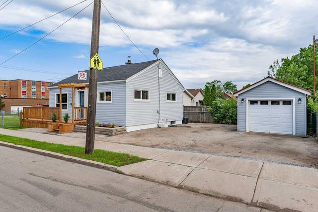 1773 Main St E, House detached with 2 bedrooms, 1 bathrooms and 5 parking in Hamilton ON | Image 22