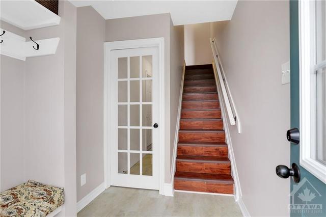 1943 Greenway Park Lane, Townhouse with 3 bedrooms, 2 bathrooms and 2 parking in Ottawa ON | Image 3