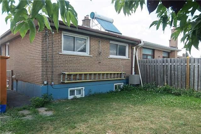 104 Goldsboro Rd, House semidetached with 3 bedrooms, 2 bathrooms and 4 parking in Toronto ON | Image 19