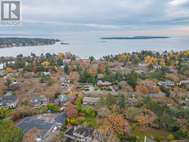 3240 Norfolk Rd, House detached with 3 bedrooms, 2 bathrooms and 2 parking in Oak Bay BC | Image 10