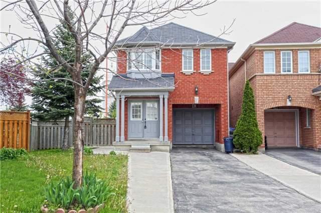 40 Domenico Cres, House detached with 3 bedrooms, 4 bathrooms and 2 parking in Brampton ON | Image 1