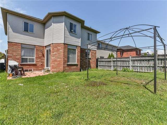 523 Ormond Dr, House detached with 4 bedrooms, 3 bathrooms and 2 parking in Oshawa ON | Image 10