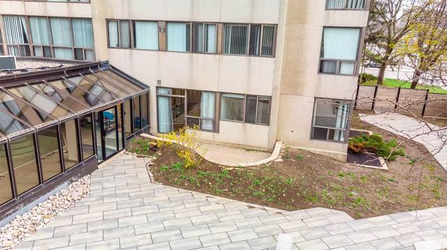 108 - 200 Robert Speck Pkwy, Condo with 2 bedrooms, 2 bathrooms and 1 parking in Mississauga ON | Image 32