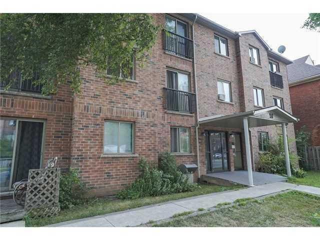 103 - 28 Victoria Ave N, Condo with 2 bedrooms, 1 bathrooms and 1 parking in Hamilton ON | Image 1