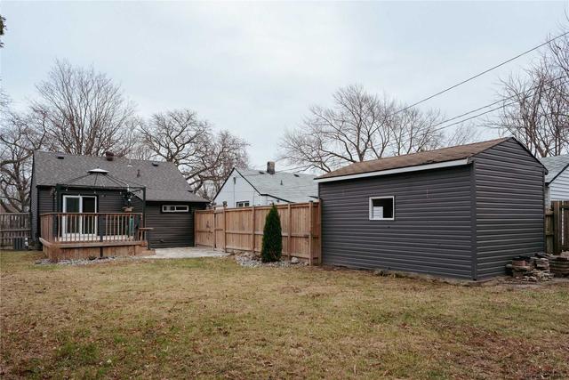 1385 Albert Rd, House detached with 2 bedrooms, 1 bathrooms and 4 parking in Windsor ON | Image 15