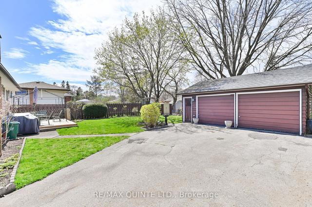 26 Lexington Cres, House detached with 3 bedrooms, 2 bathrooms and 6 parking in Belleville ON | Image 27