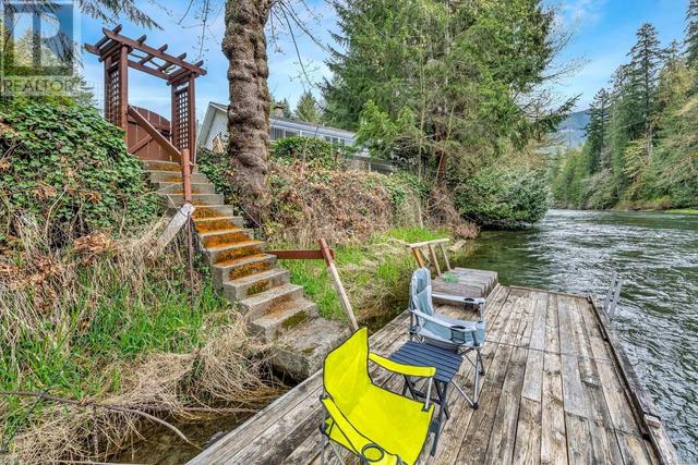Spend time relaxing on your private dock | Image 11
